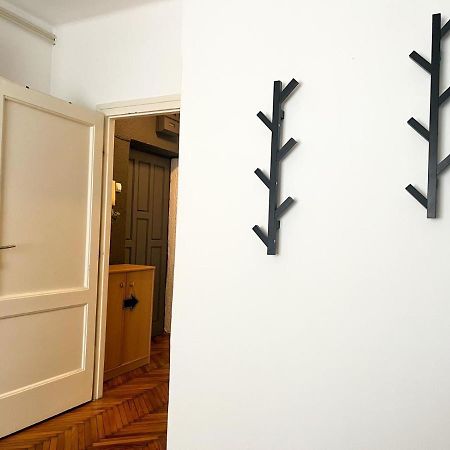 Apartamento Kopernik - Parking Available Belgrado Exterior foto