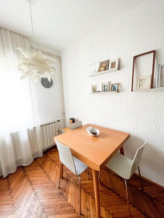 Apartamento Kopernik - Parking Available Belgrado Exterior foto