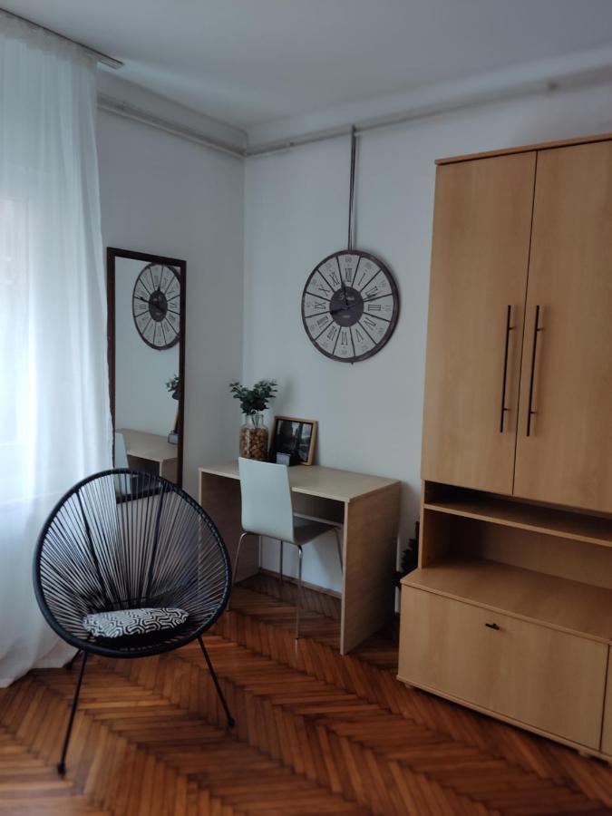 Apartamento Kopernik - Parking Available Belgrado Exterior foto