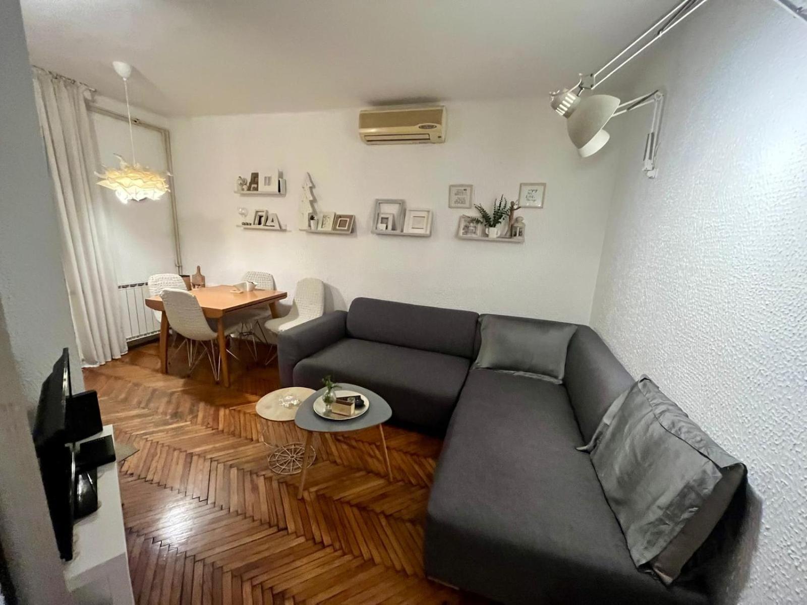 Apartamento Kopernik - Parking Available Belgrado Exterior foto